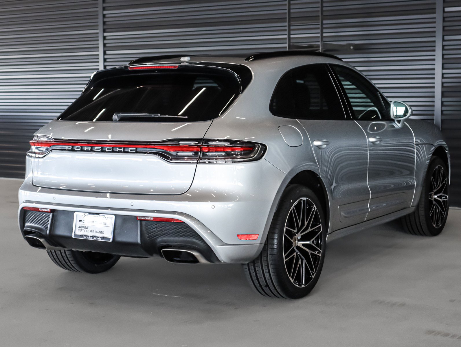 Certified 2023 Porsche Macan AWD/4WD image 10