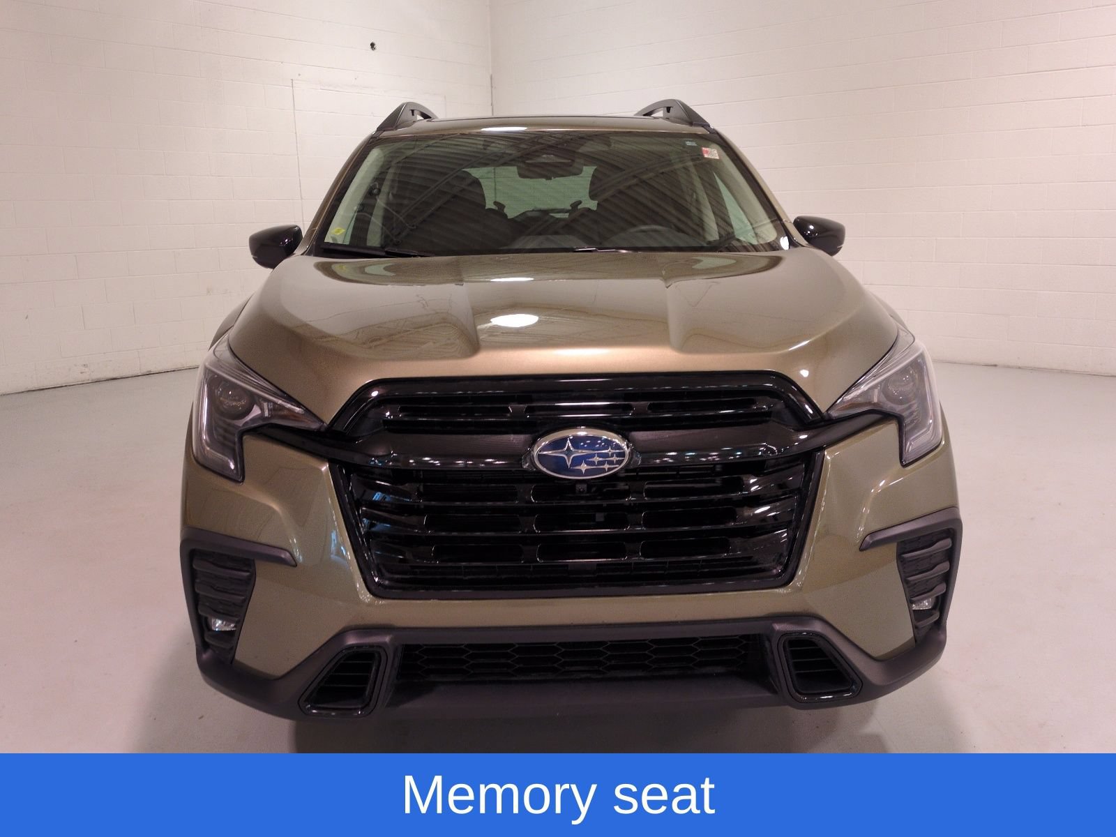 Certified 2025 Subaru Ascent Bronze Edition w/ Onyx Package AWD/4WD image 8