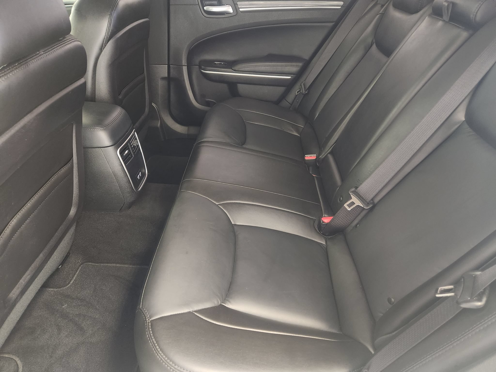 Used 2022 Chrysler 300 Touring L RWD image 31
