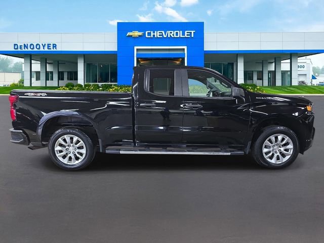 Used 2020 Chevrolet Silverado 1500 Custom w/ Custom Value Package image 6