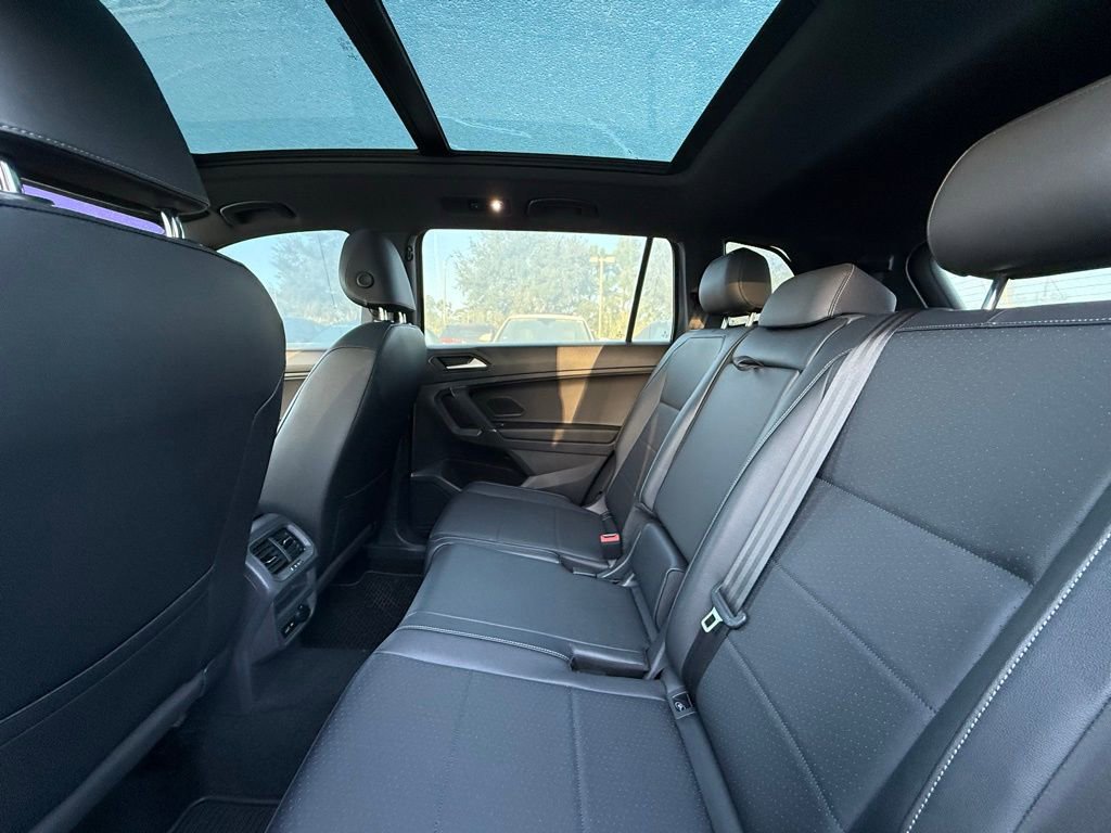 Used 2020 Volkswagen Tiguan SE R-Line image 13