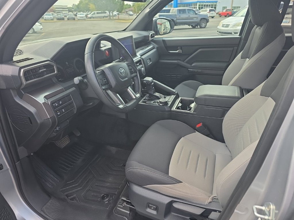 Used 2024 Toyota Tacoma TRD Off-Road AWD/4WD image 10