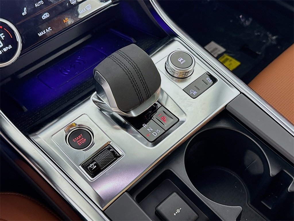 New 2024 Jaguar XF R-Dynamic SE image 17