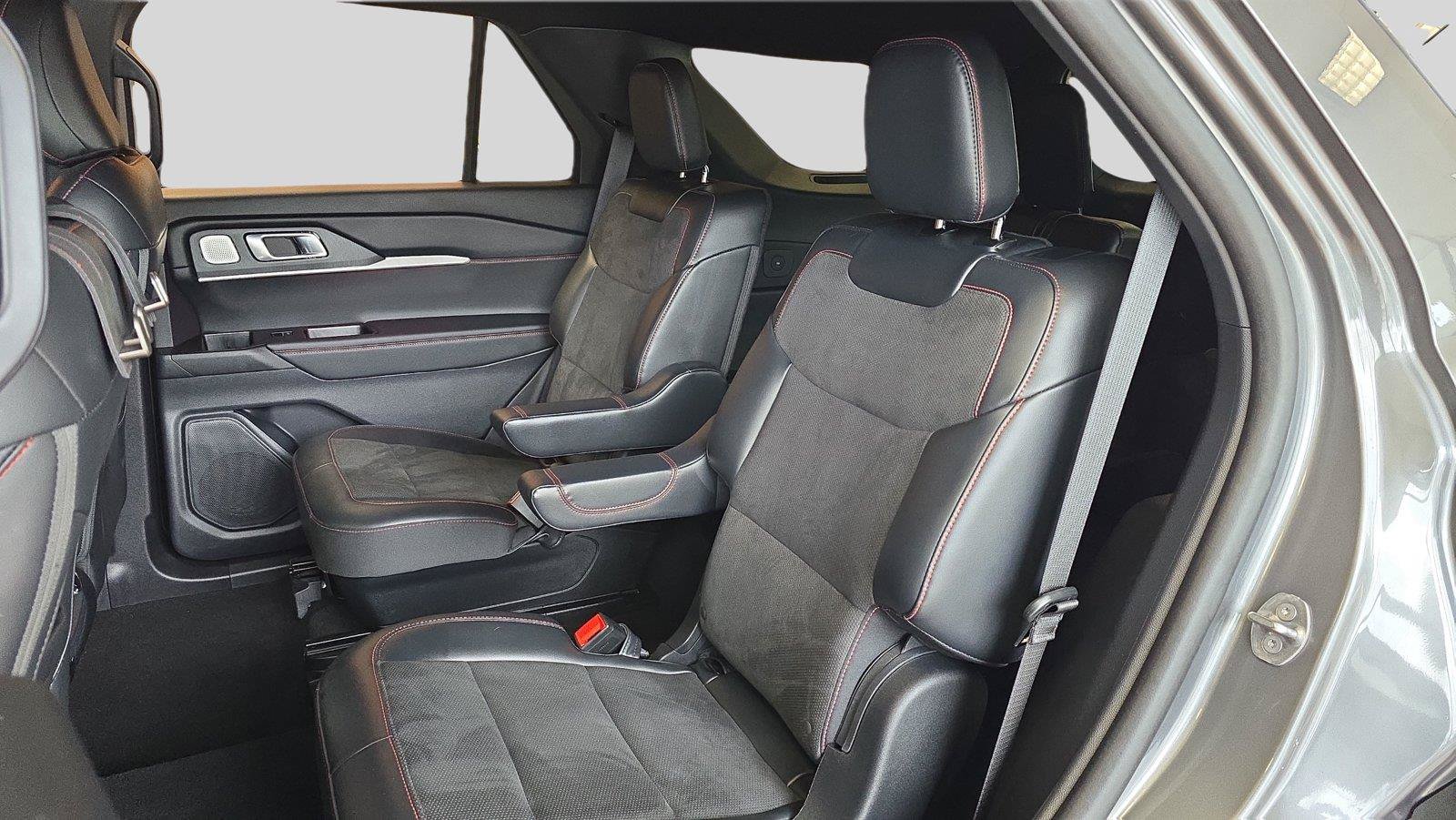 Used 2025 Ford Explorer ST w/ Sun And Sound Package AWD/4WD image 18