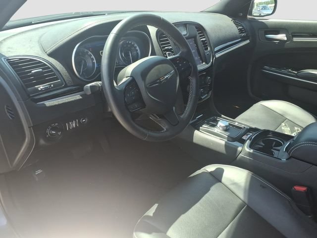 Used 2022 Chrysler 300 S w/ Comfort Group RWD image 18
