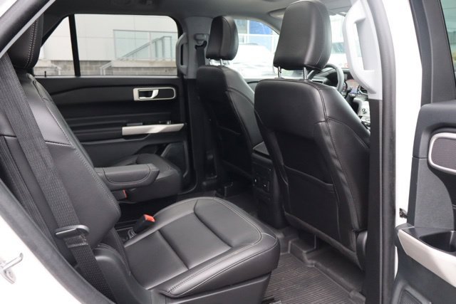 Used 2023 Ford Explorer XLT w/ Equipment Group 202A AWD/4WD image 37