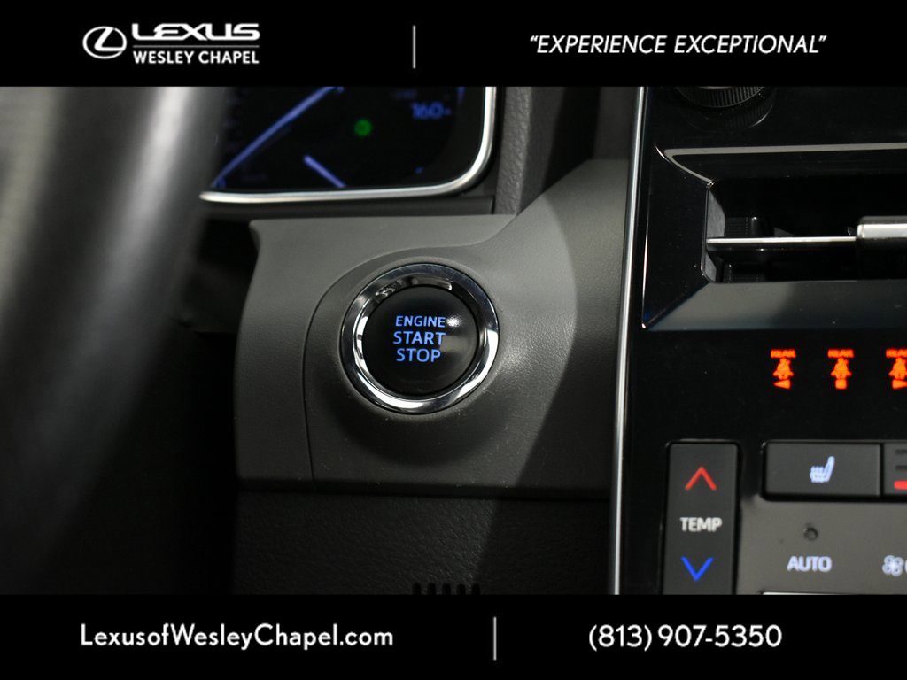 Used 2019 Toyota Avalon XSE image 28