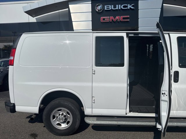 Used 2023 Chevrolet Express 2500 w/ Driver Convenience Package image 25