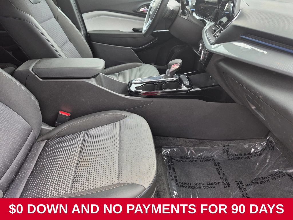 Used 2025 Chevrolet Trax LT w/ LT Convenience Package FWD image 30