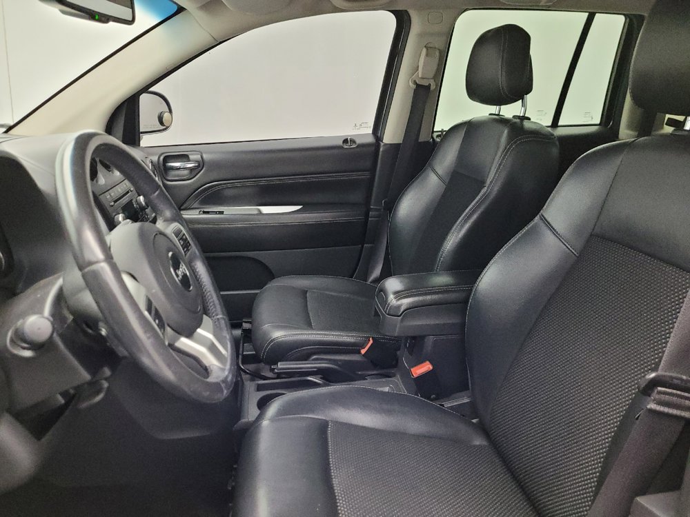 Used 2017 Jeep Compass Latitude image 17