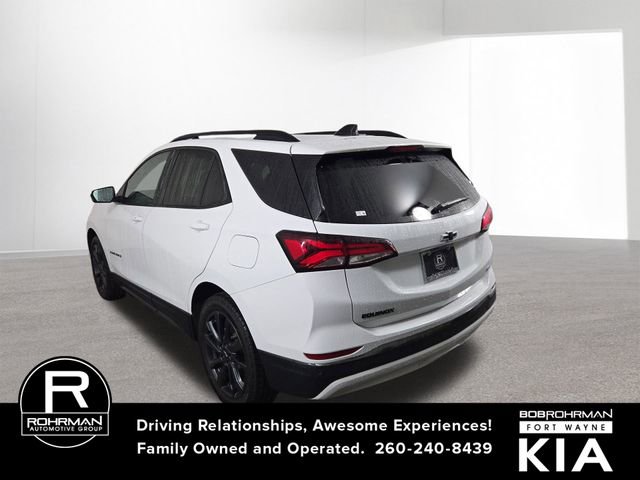 Used 2022 Chevrolet Equinox RS w/ LPO, Floor Liner Package image 9
