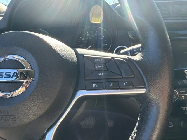 Used 2018 Nissan Rogue SV AWD/4WD image 13