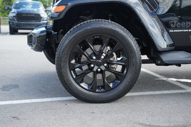 Used 2023 Jeep Gladiator Overland AWD/4WD image 11