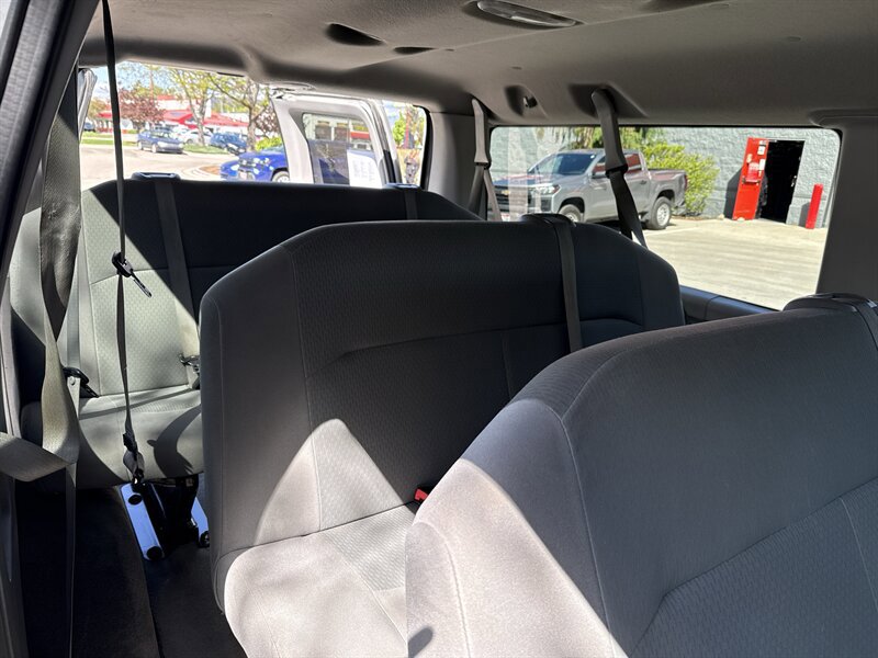 Used 2011 Ford E-350 and Econoline 350 XLT RWD image 20