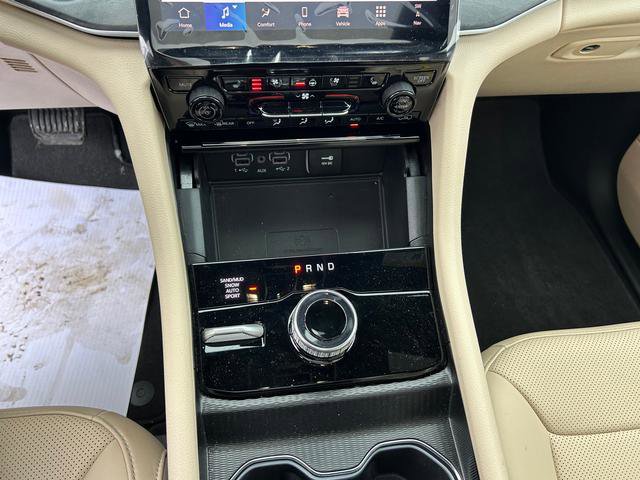 New 2025 Jeep Grand Cherokee Limited w/ Luxury Tech Group II image 14