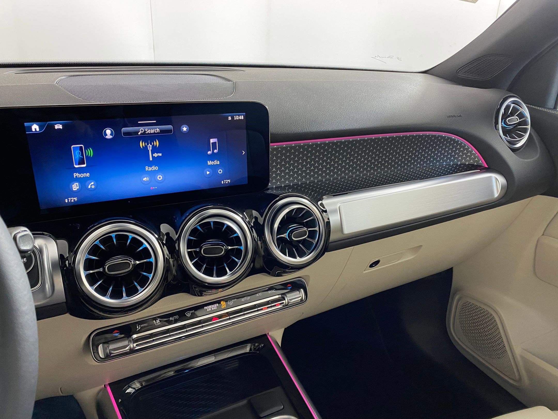 New 2025 Mercedes-Benz GLB 250 4MATIC image 23