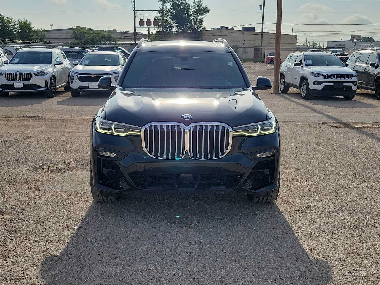 Used 2019 BMW X7 xDrive50i w/ Dynamic Handling Package AWD/4WD image 3
