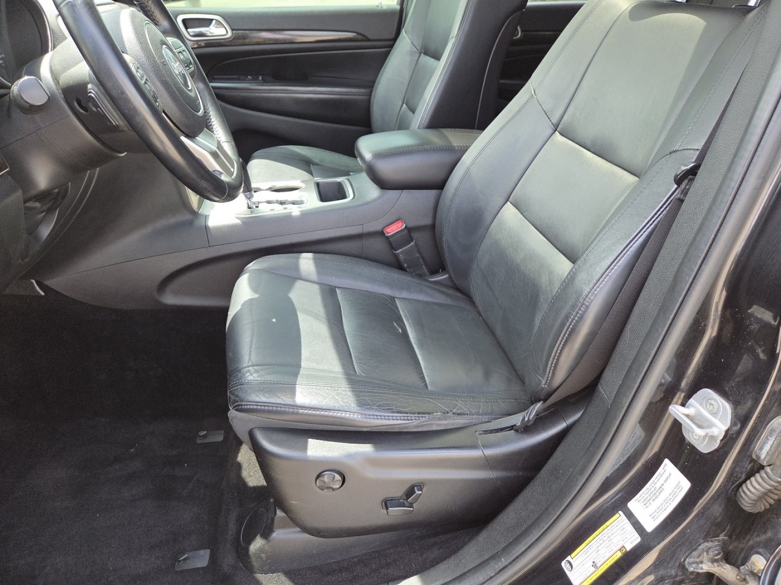 Used 2012 Jeep Grand Cherokee Laredo AWD/4WD image 22