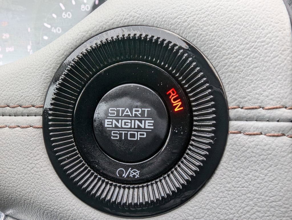 Used 2022 Jeep Compass Limited image 23