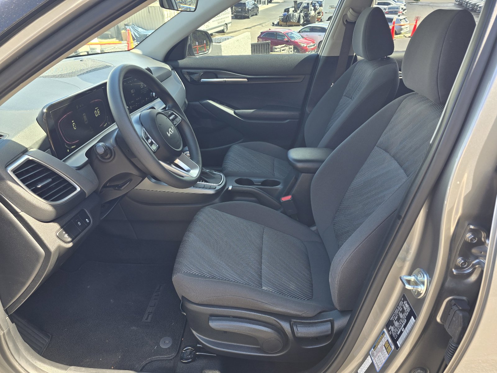 Used 2024 Kia Seltos LX image 11