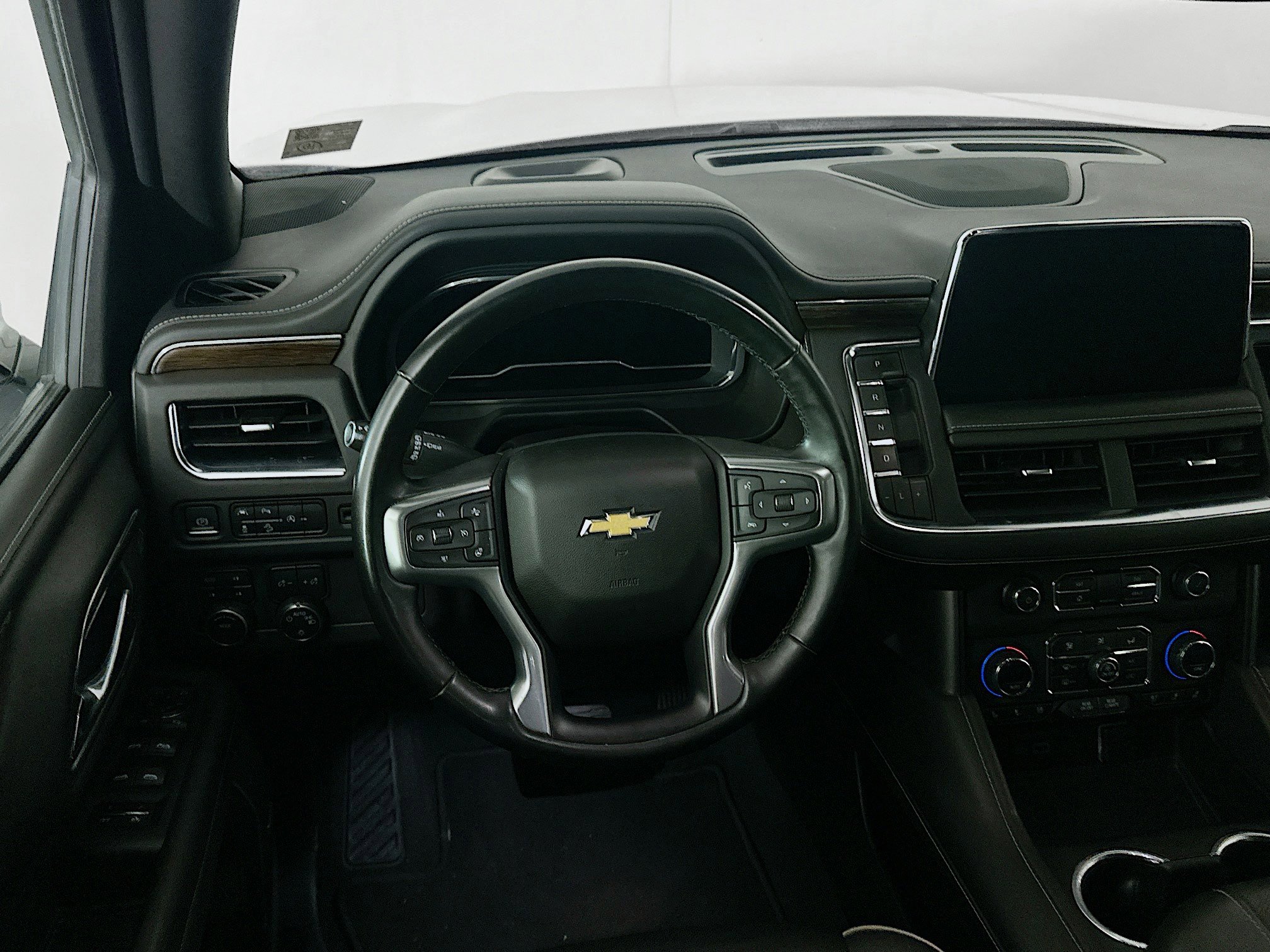 Used 2023 Chevrolet Suburban Premier image 18