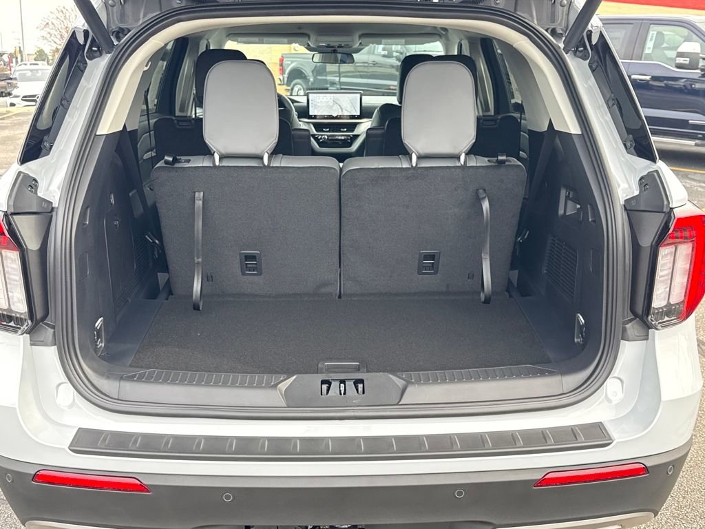 New 2026 Ford Explorer Active image 16
