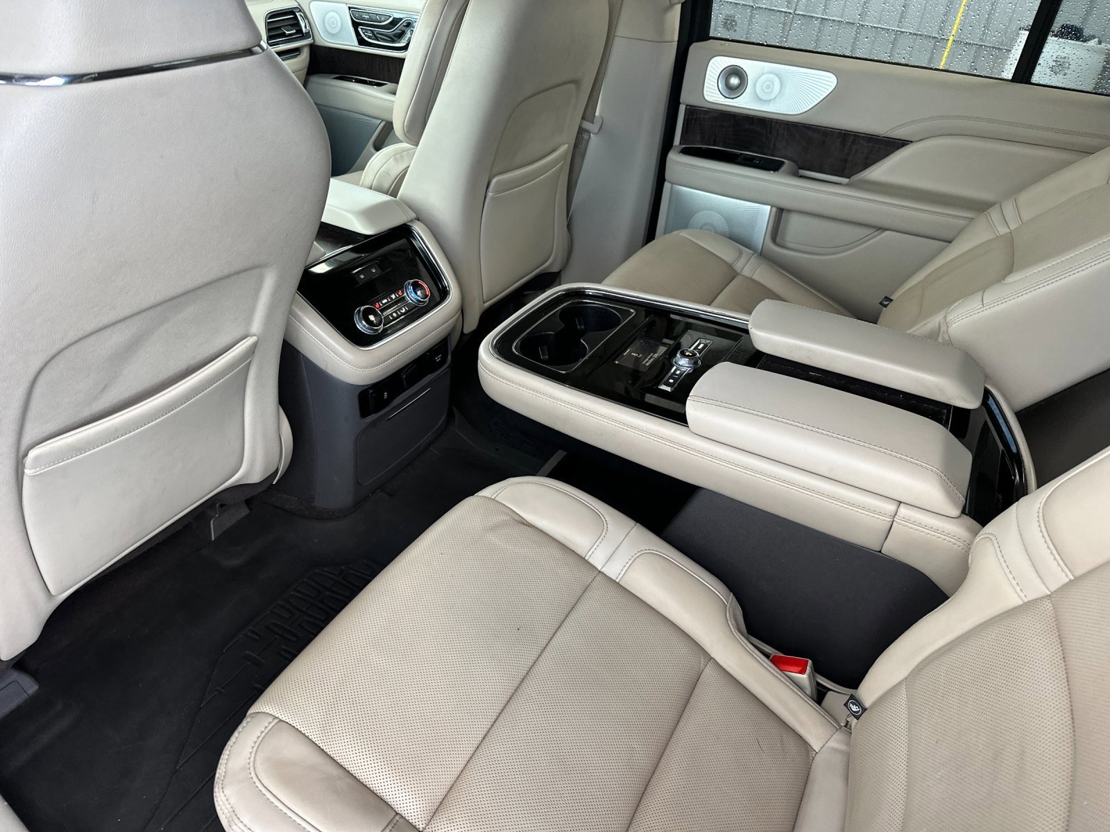 Used 2020 Lincoln Navigator L Reserve image 12