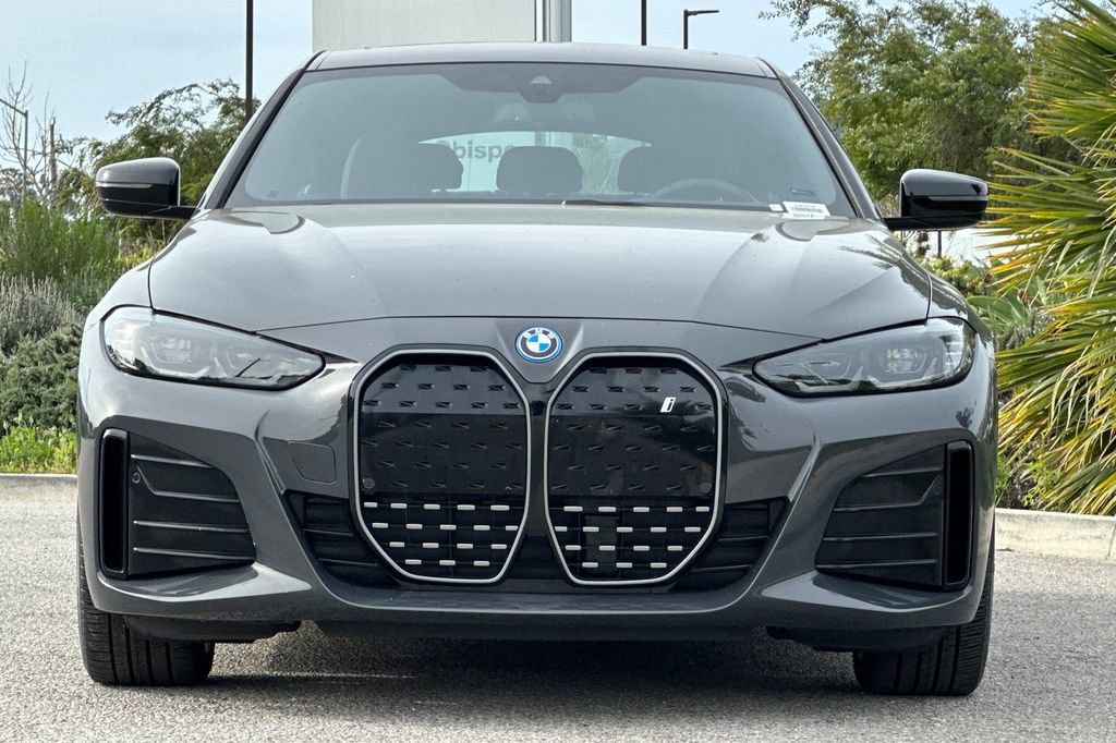 Used 2023 BMW i4 eDrive40 w/ M Sport Package image 8