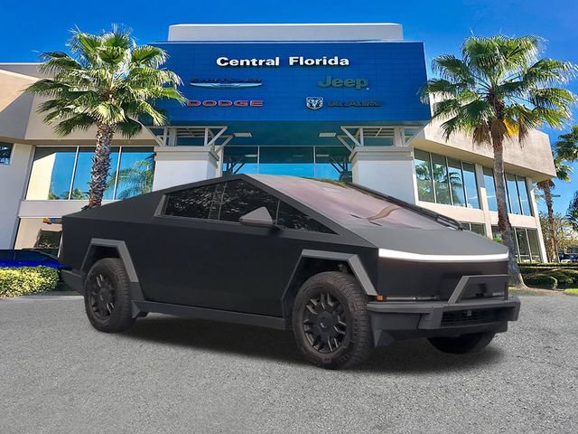 Used 2024 Tesla Cybertruck AWD Crew Cab image 2