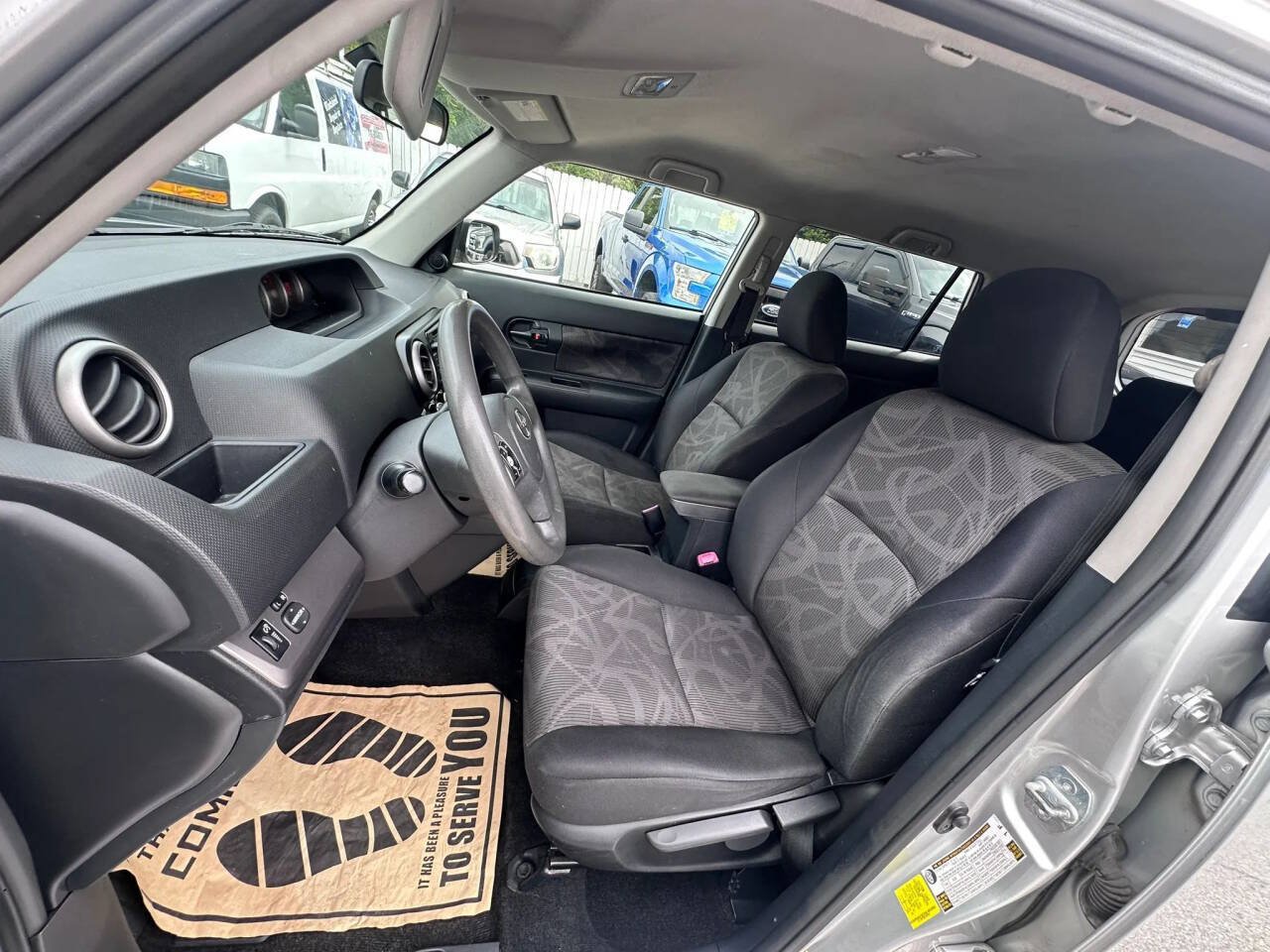 Used 2014 Scion xB FWD image 10
