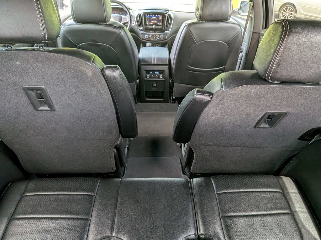 Used 2023 Chevrolet Traverse LT w/ LPO, Cargo Package FWD image 35
