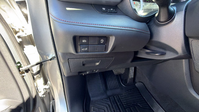 Used 2023 Toyota Highlander XSE AWD/4WD image 30