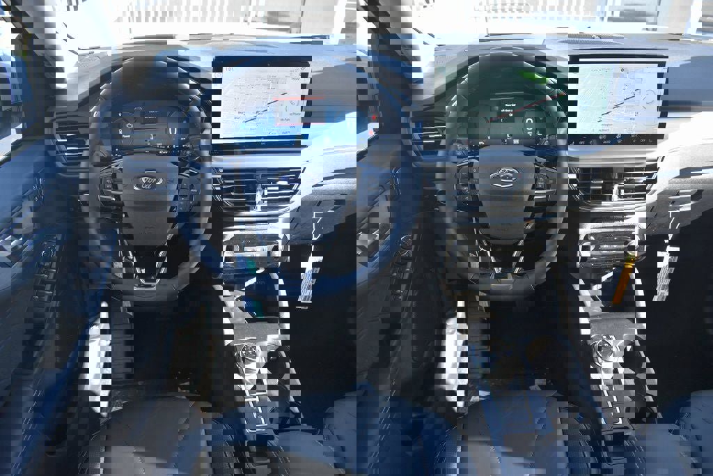 New 2025 Ford Escape SE w/ PHEV Premium Package image 12