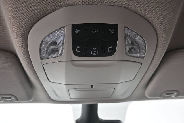 Used 2023 Chrysler Pacifica Touring-L FWD image 29