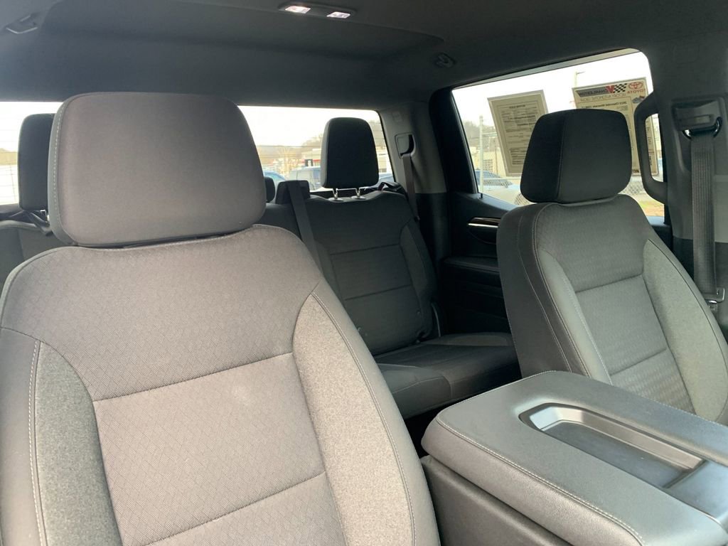 Used 2023 Chevrolet Silverado 1500 LT AWD/4WD image 18