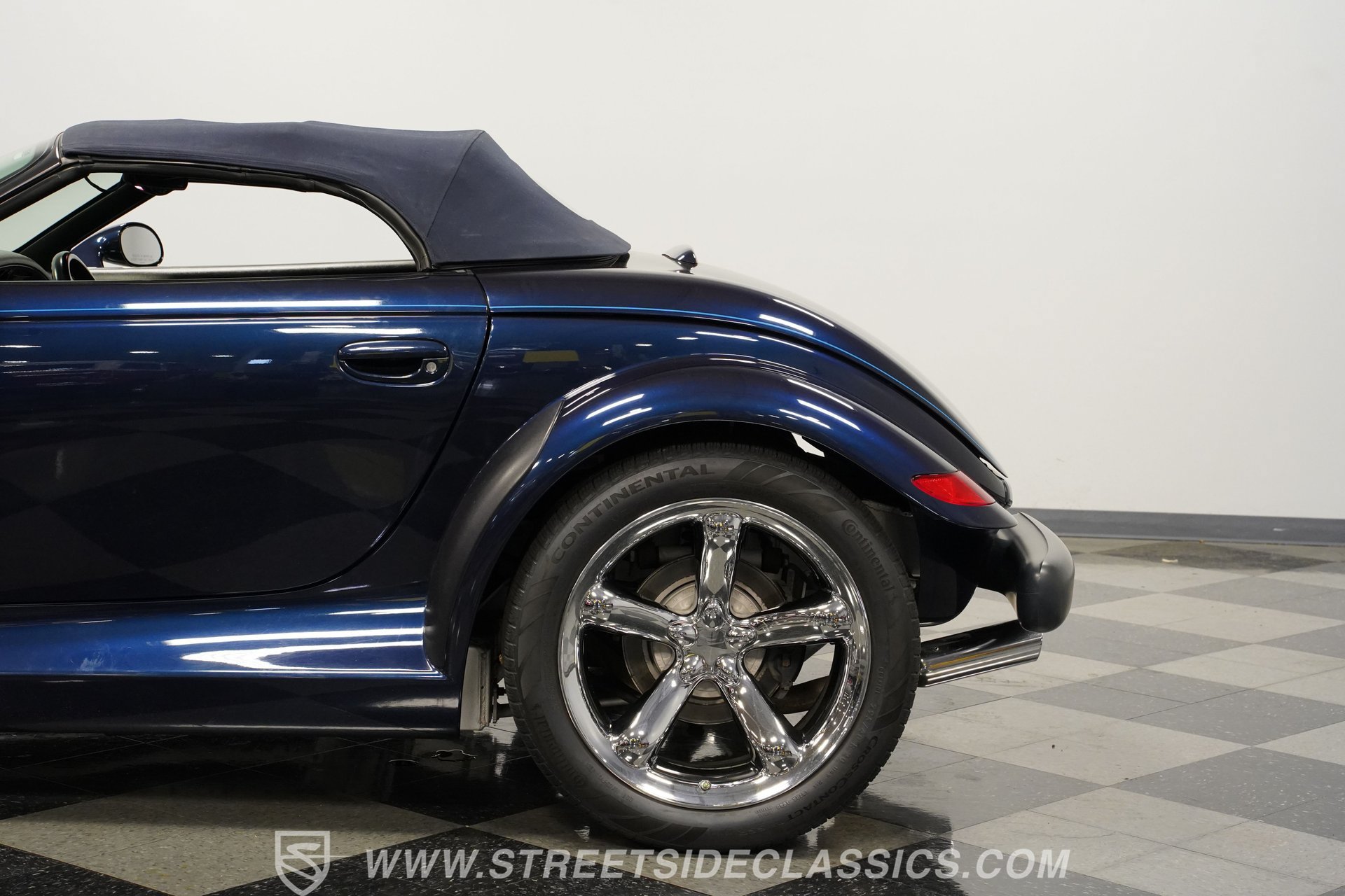 Used 2001 Chrysler Prowler RWD image 25