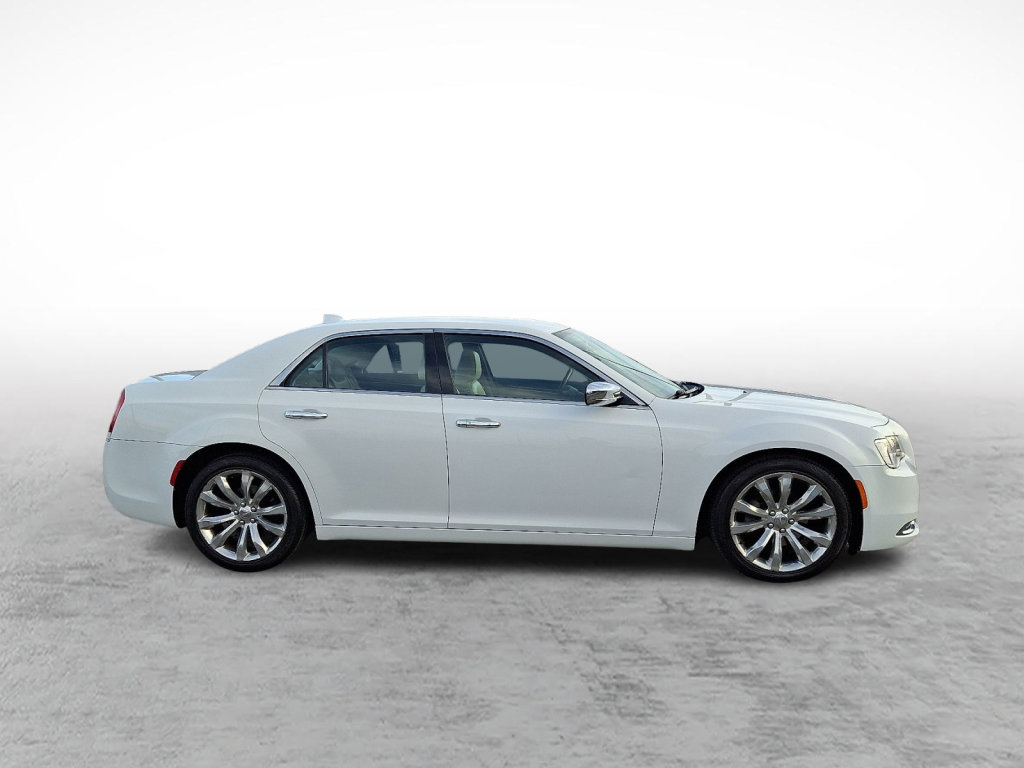 Used 2018 Chrysler 300 Limited image 6