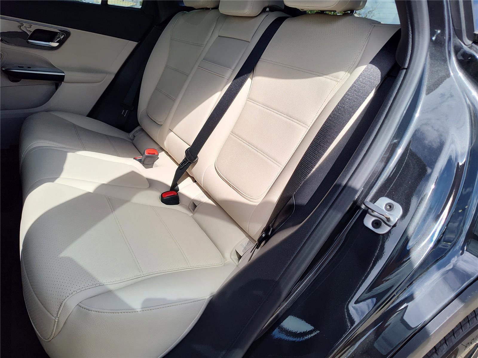 New 2026 Mercedes-Benz GLC 300 image 14