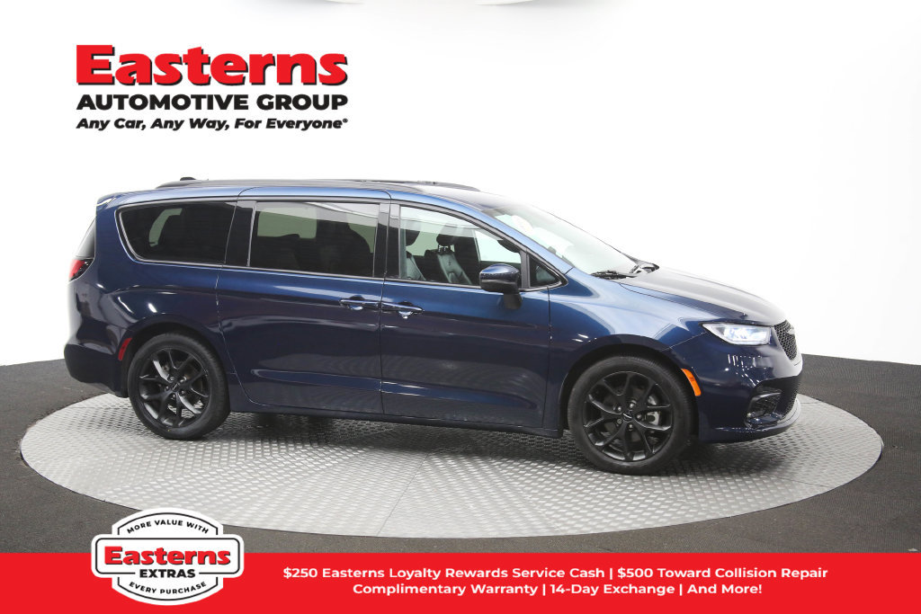 Used 2023 Chrysler Pacifica Touring-L w/ S Appearance Package FWD image 49