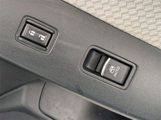 Used 2018 Subaru Forester 2.5i Premium w/ All-Weather Package image 31