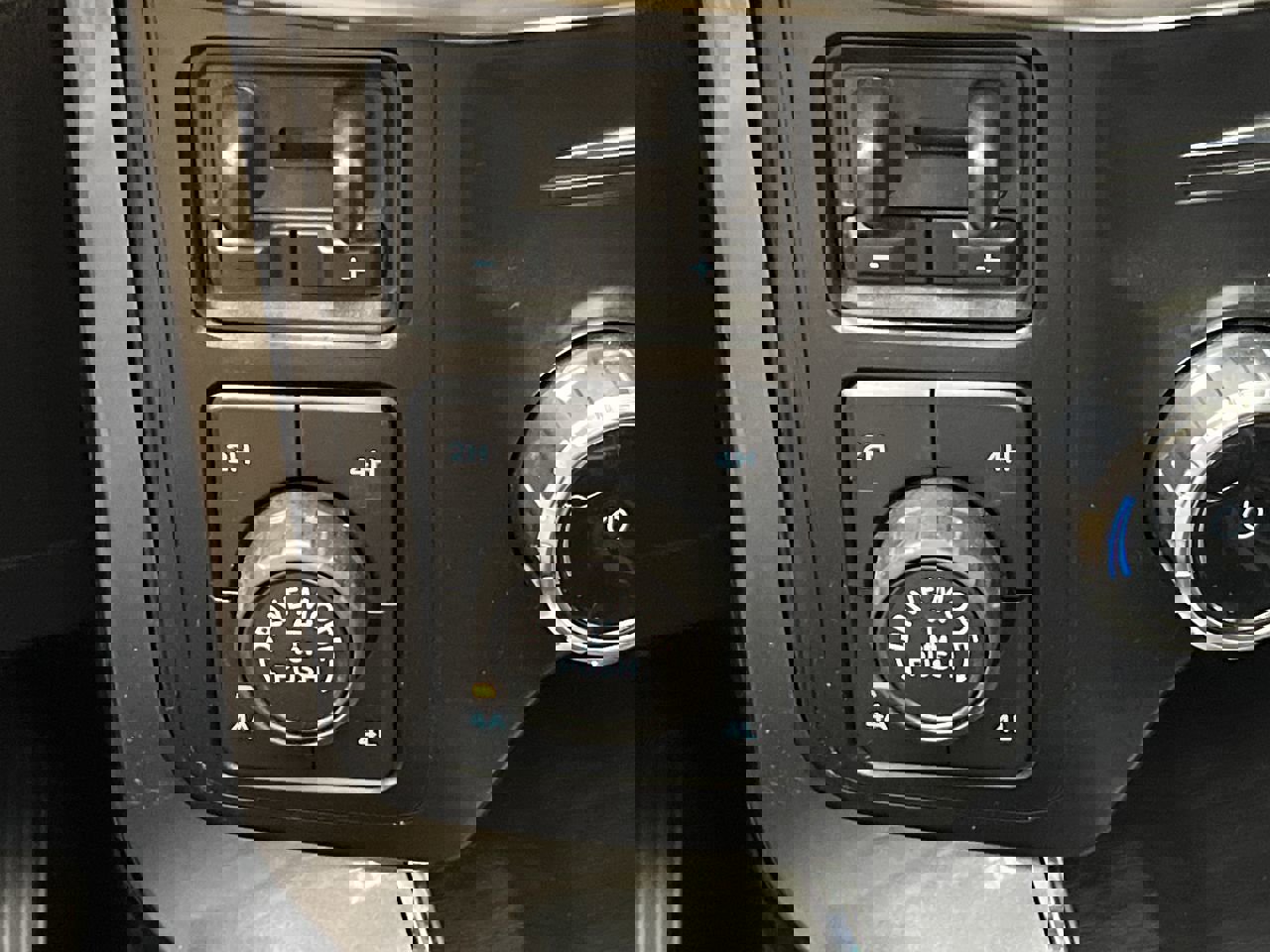 Used 2023 Ford F150 Lariat w/ Equipment Group 502A High image 19