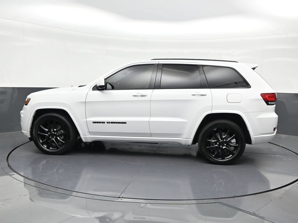 Used 2021 Jeep Grand Cherokee Laredo X RWD image 2