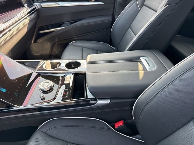 Certified 2025 Cadillac Escalade Sport w/ Touring Package image 16