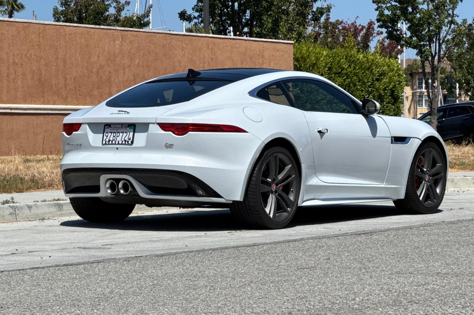 Used 2017 Jaguar F-TYPE S British Design Edition RWD image 4
