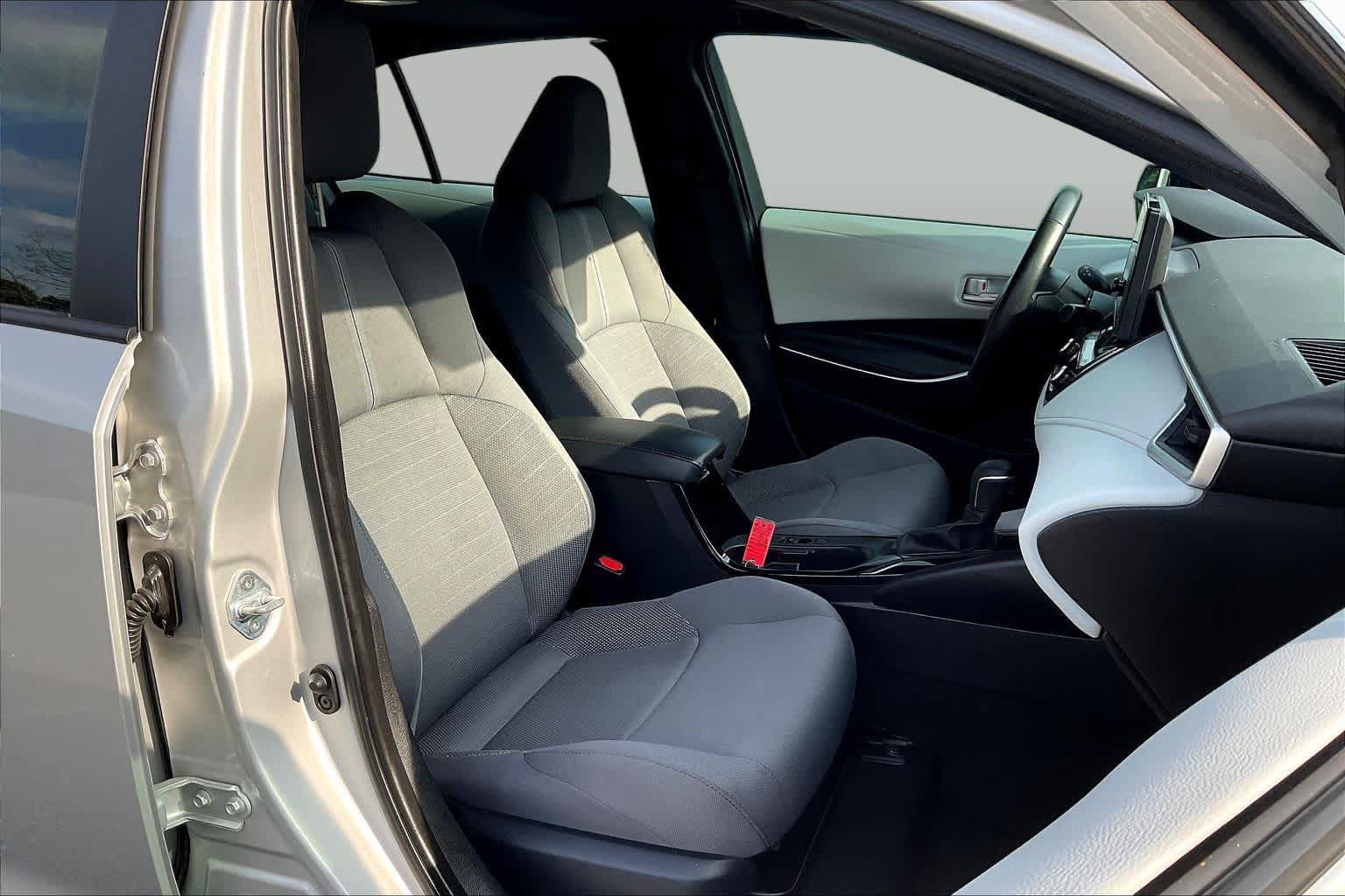 Used 2024 Toyota Corolla SE w/ SE Premium Package FWD image 7