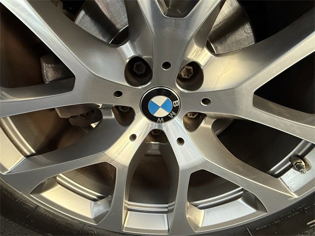 Used 2021 BMW X5 xDrive40i w/ Premium Package 2 image 12