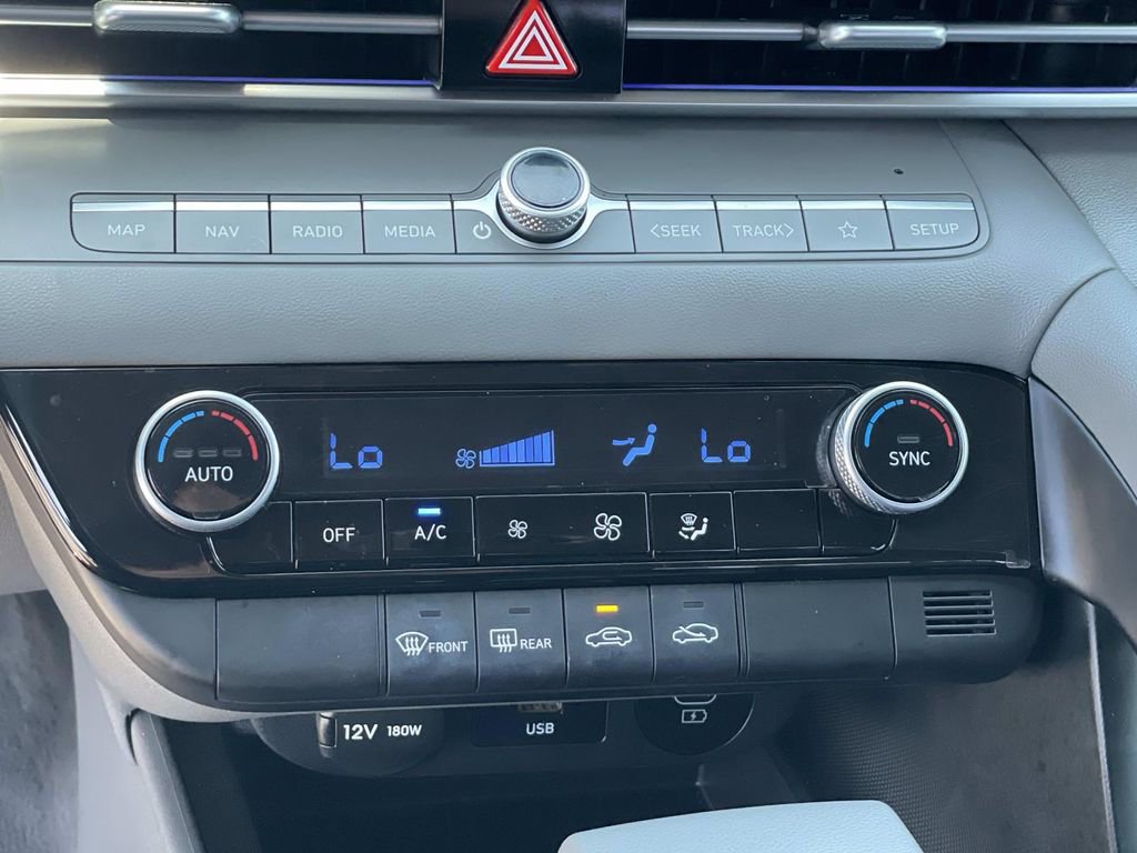 Certified 2024 Hyundai Elantra SEL FWD image 14