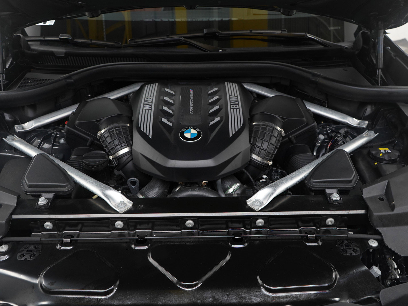 Used 2022 BMW X5 M50i w/ Executive Package image 36