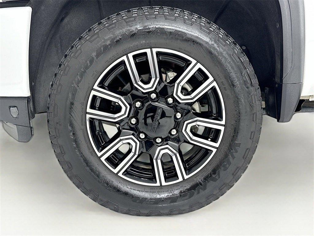 Used 2020 GMC Sierra 2500 AT4 w/ AT4 Premium Package image 31