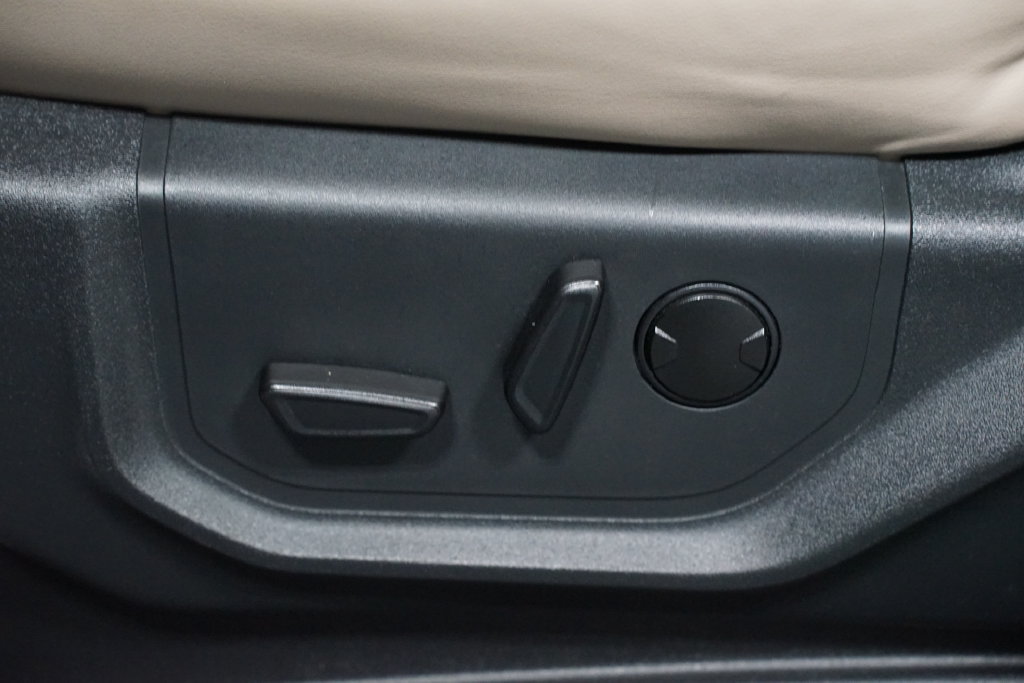 Used 2023 Ford Expedition XLT RWD image 33